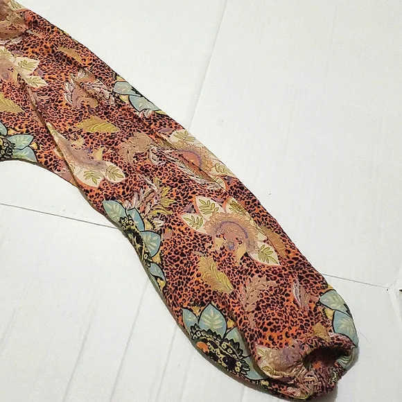 Angie Boho Floral & Cheetah Print Semi Balloon Sleeves Blouson Top XS - Picture 7 of 10